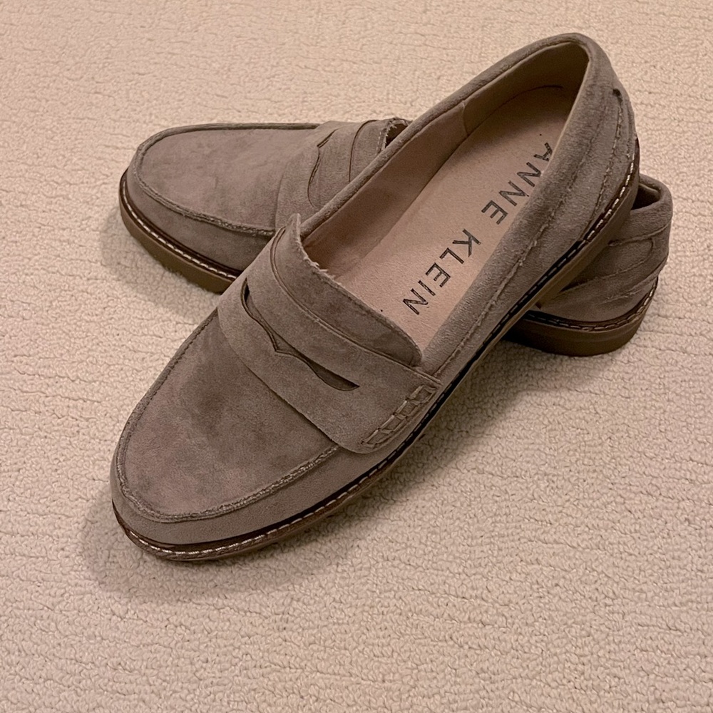 Suede Anne Klein Everly Penny Loafers size 7 EUC